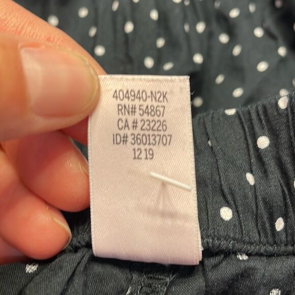 𝅺Victoria Secrets woman’s black and white polka dot pj bottoms - Picture 9 of 9